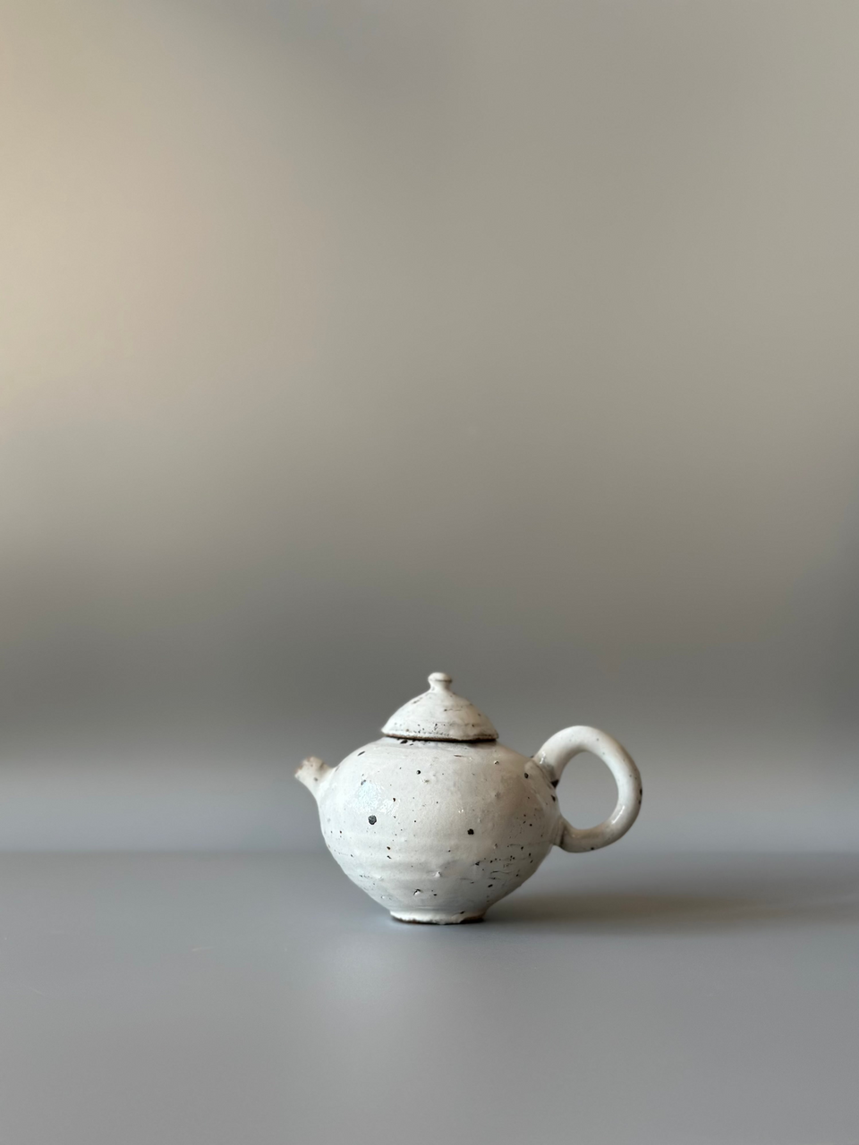 White slip Kohiki Teapot Melon