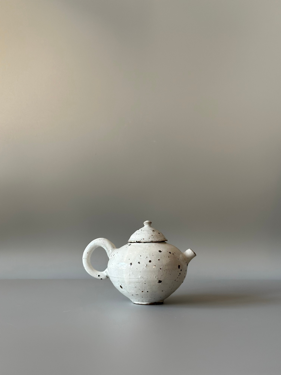 White slip Kohiki Teapot Melon