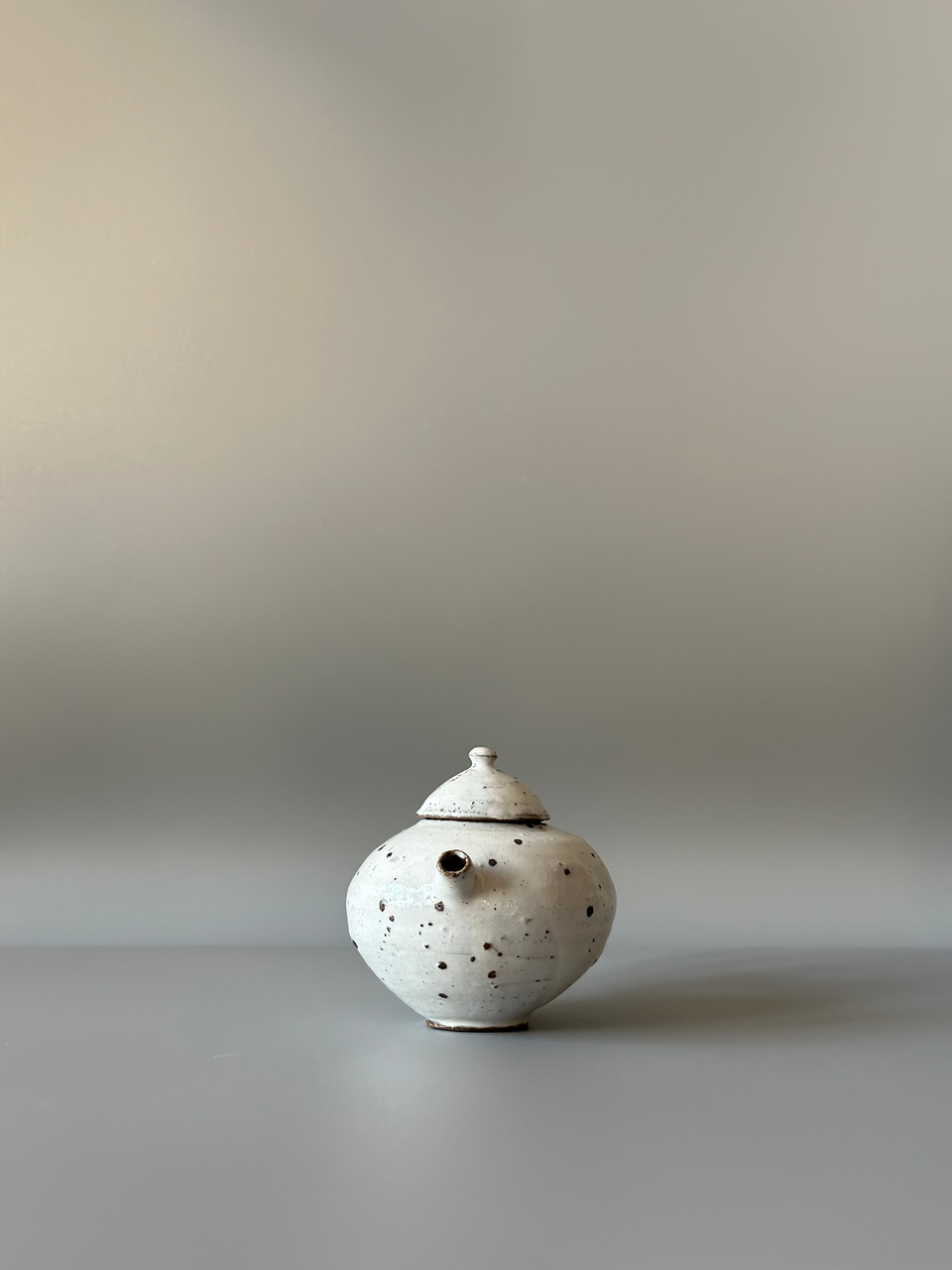 White slip Kohiki Teapot Melon