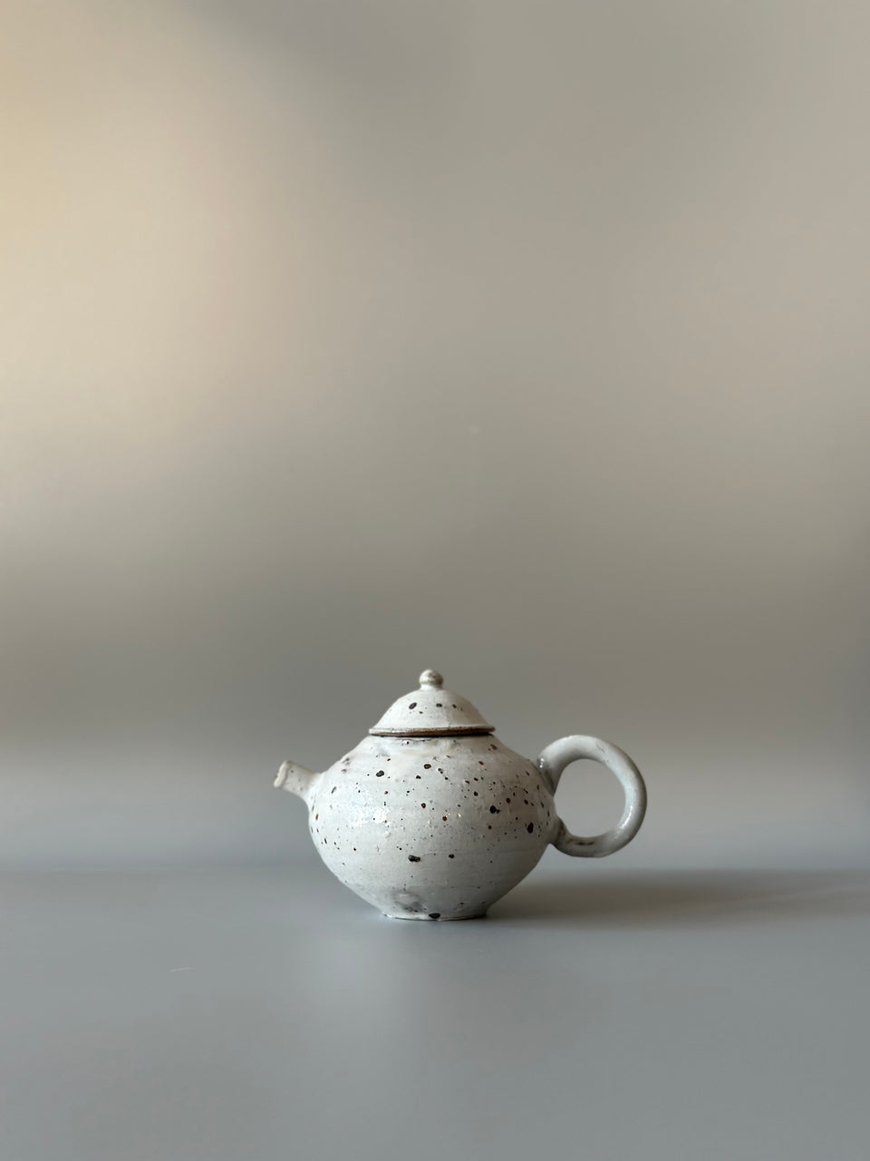 White slip Kohiki Teapot Mushroom