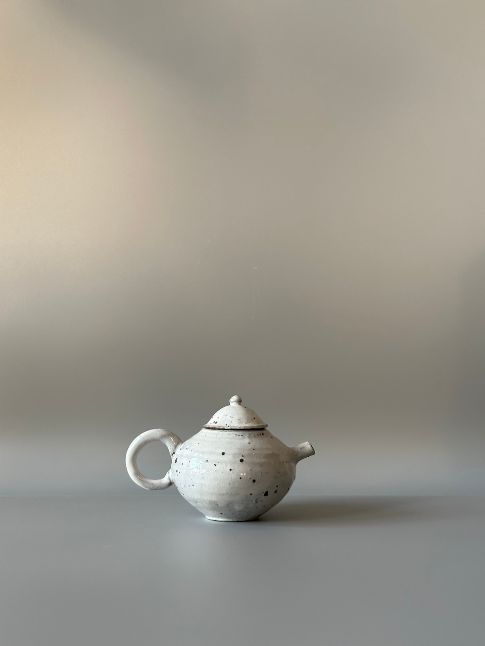 White slip Kohiki Teapot Mushroom