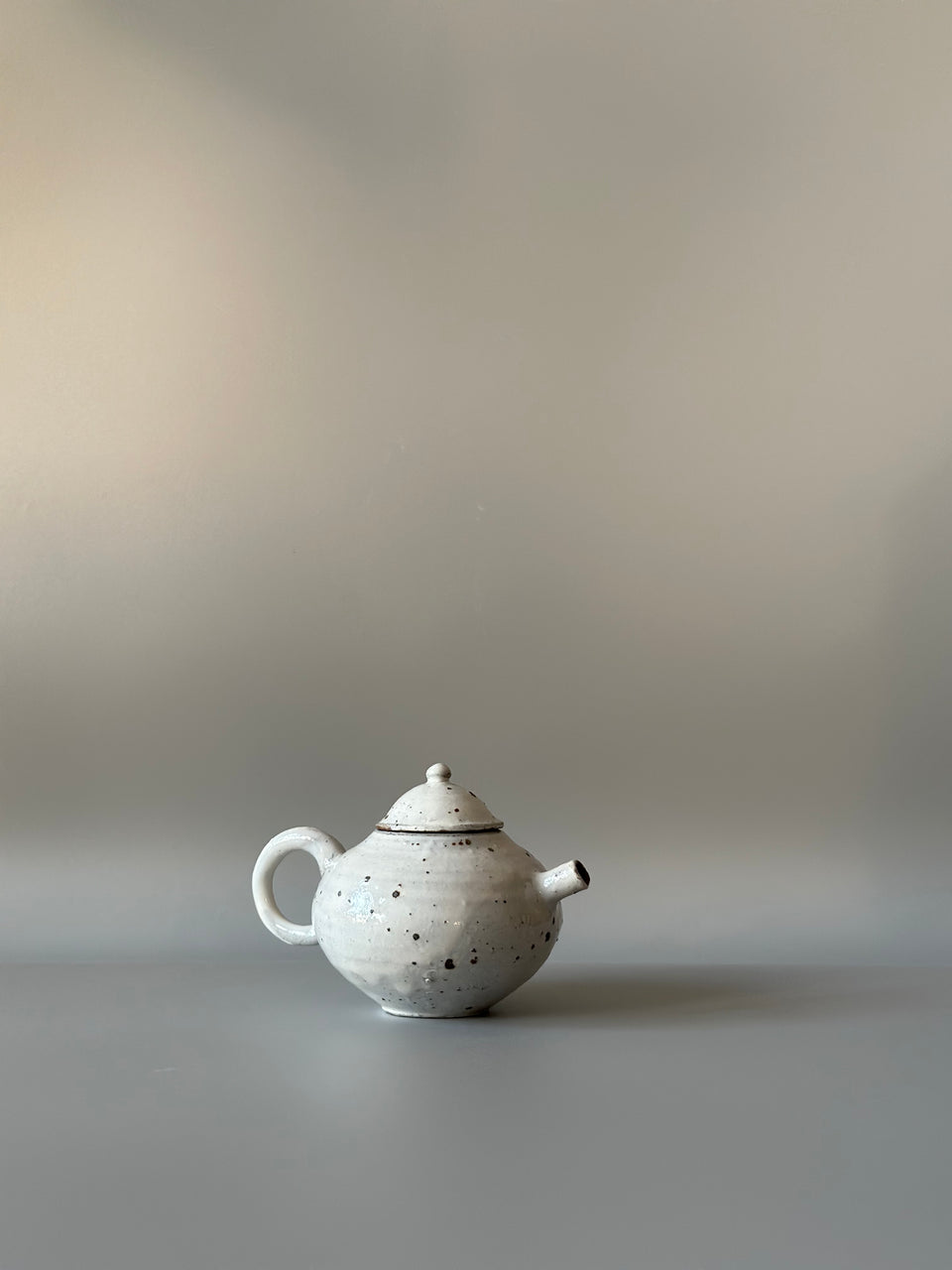 White slip Kohiki Teapot Mushroom