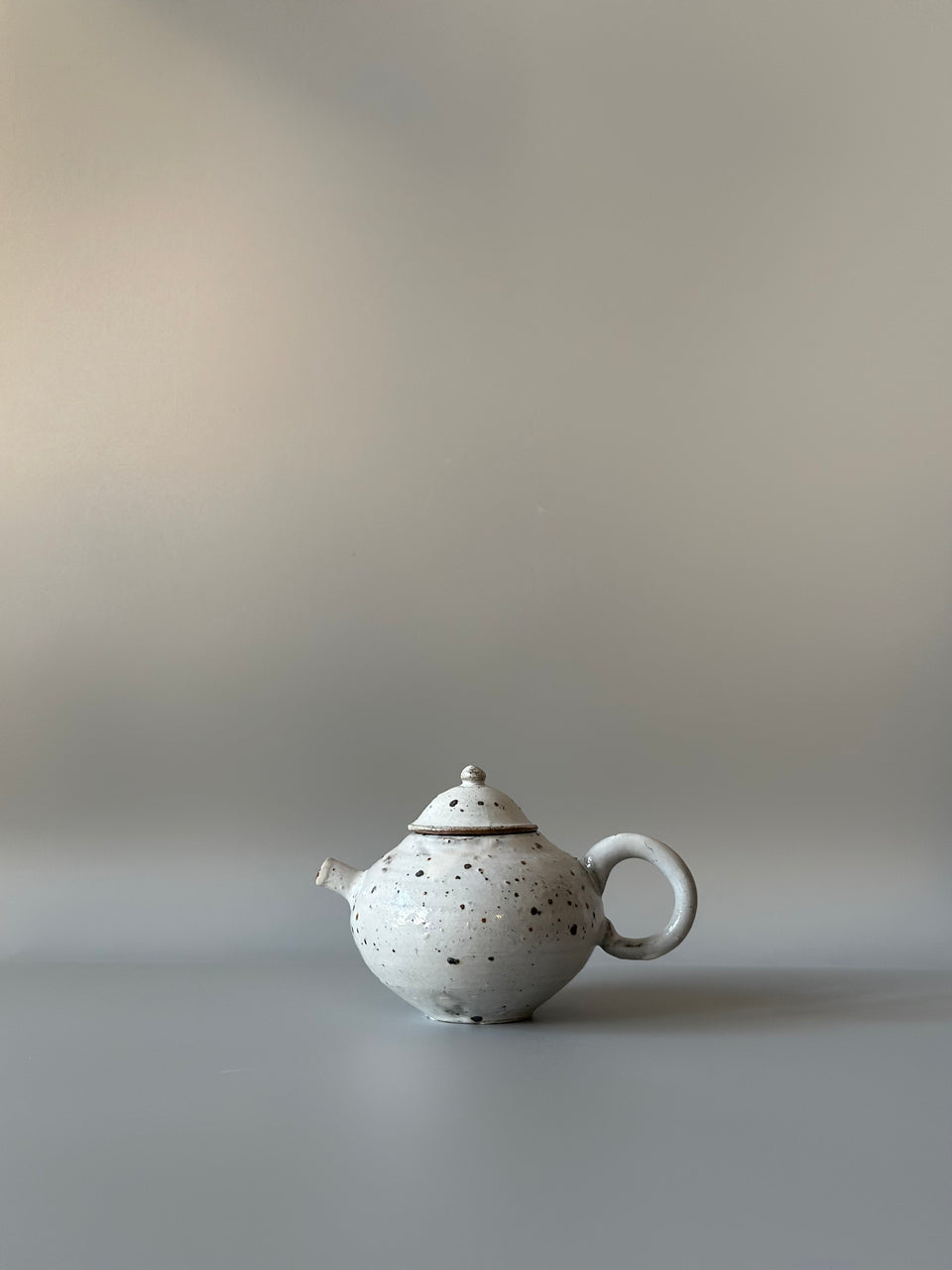 White slip Kohiki Teapot Mushroom