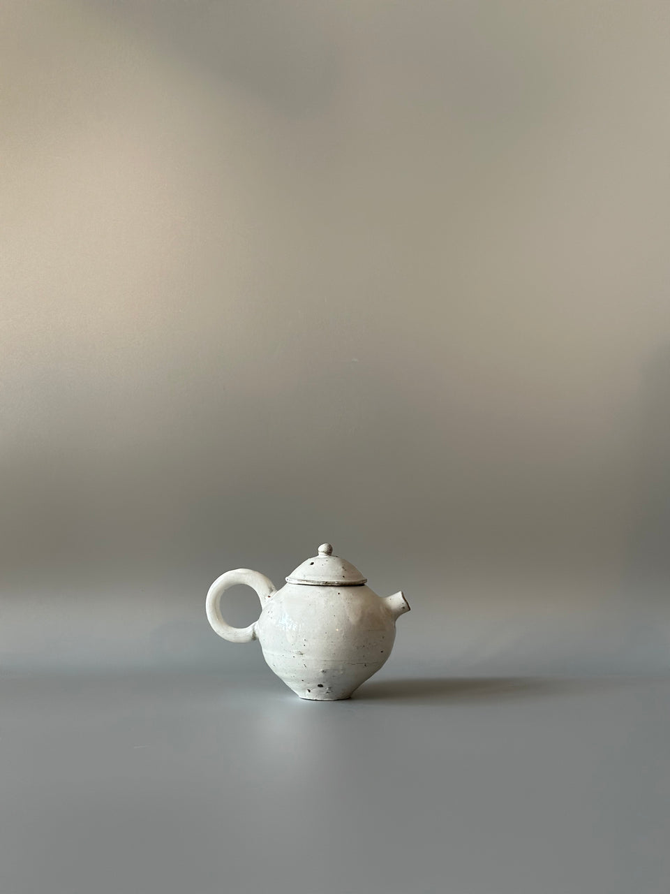 White slip Kohiki Teapot Bao