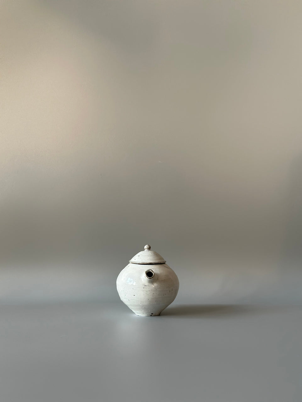 White slip Kohiki Teapot Bao