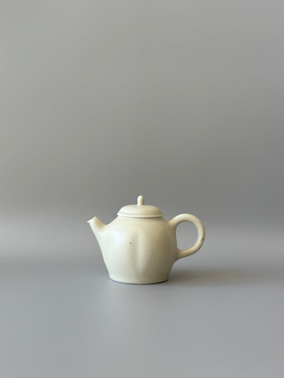 Warmy Beige Curve Teapot