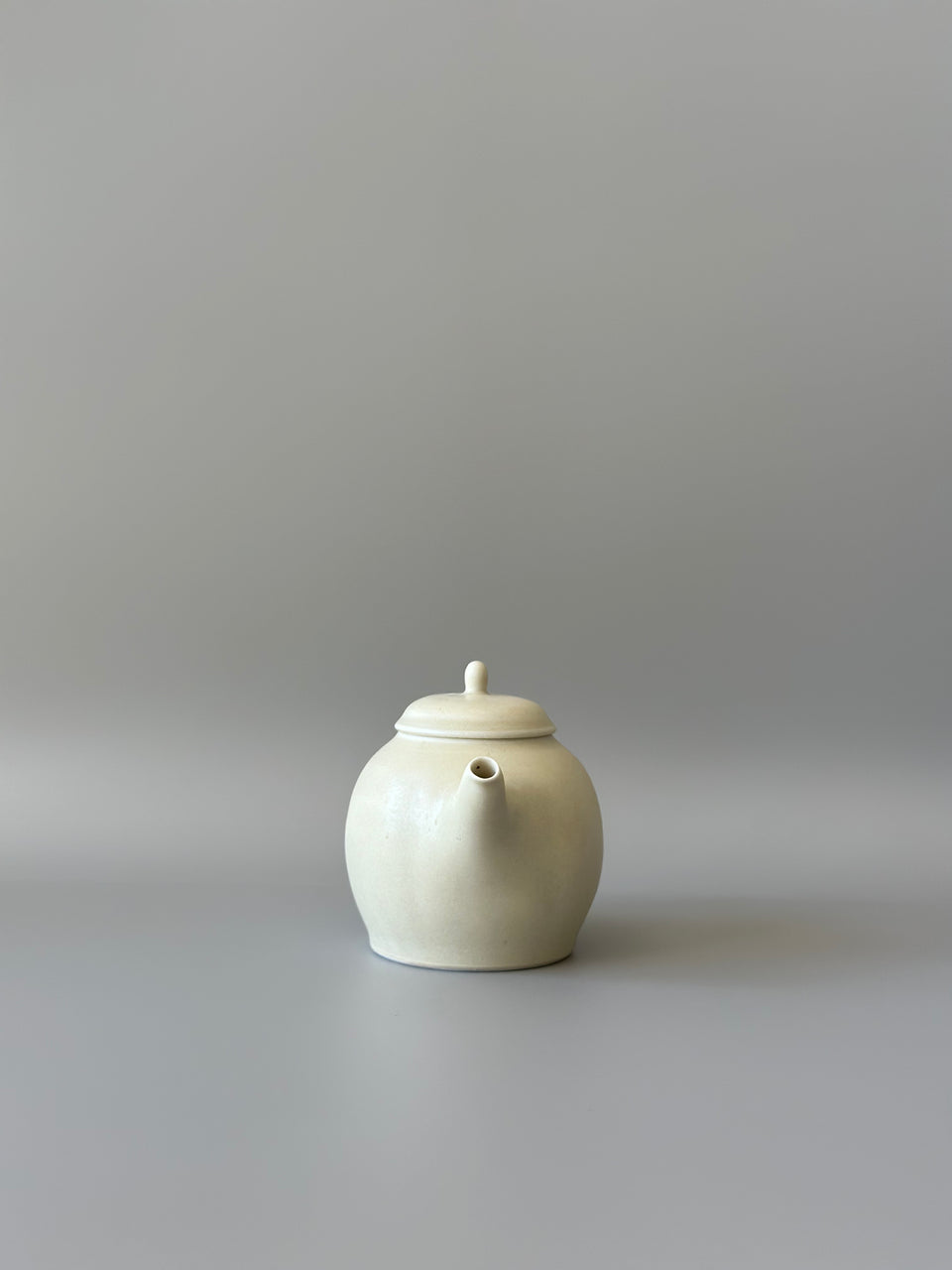 Warmy Beige Curve Teapot