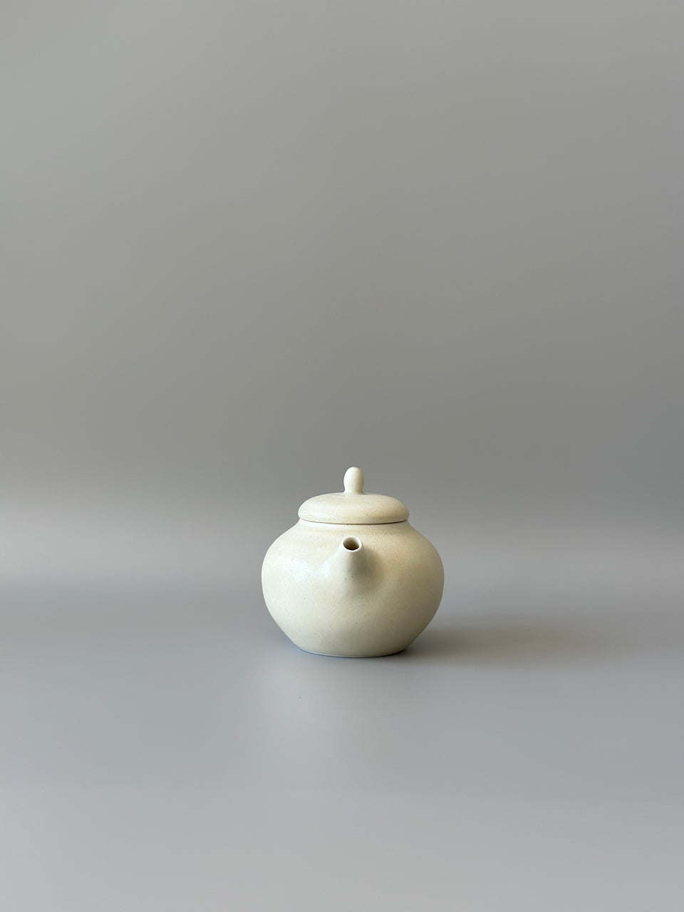 Warmy Beige Teapot A21