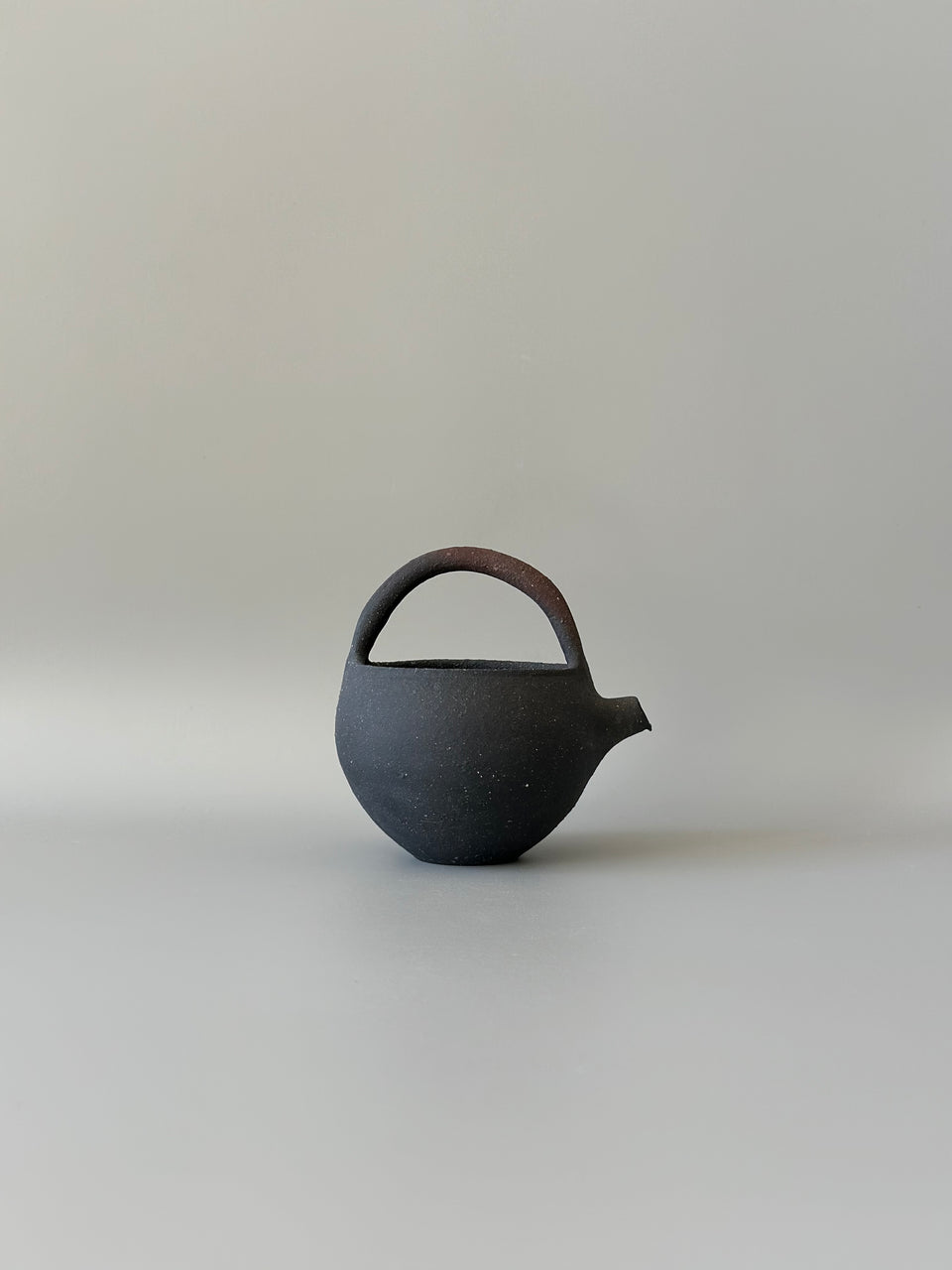 Brown Black Earthy Tea Pitcher (S)