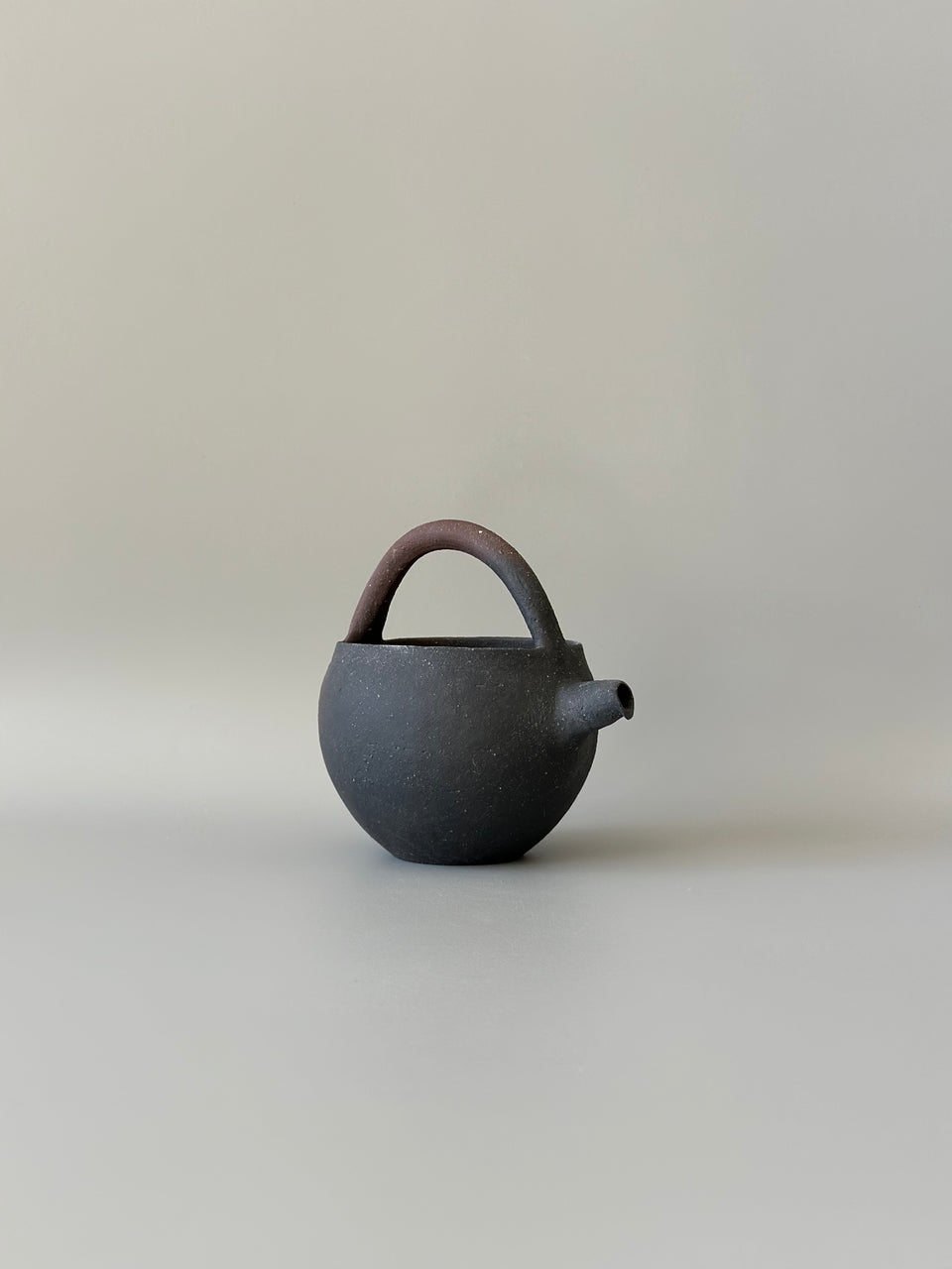 Brown Black Earthy Tea Pitcher (S)