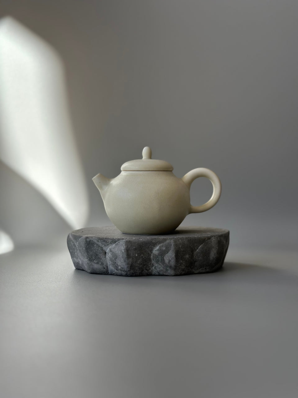 Grey Lotus Stone Ceramic Pot Support