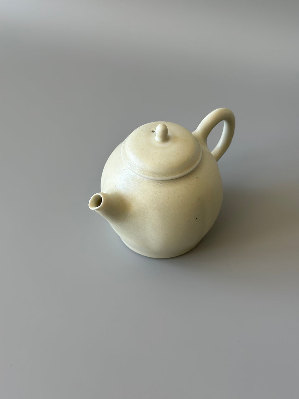 Warmy Beige Curve Teapot