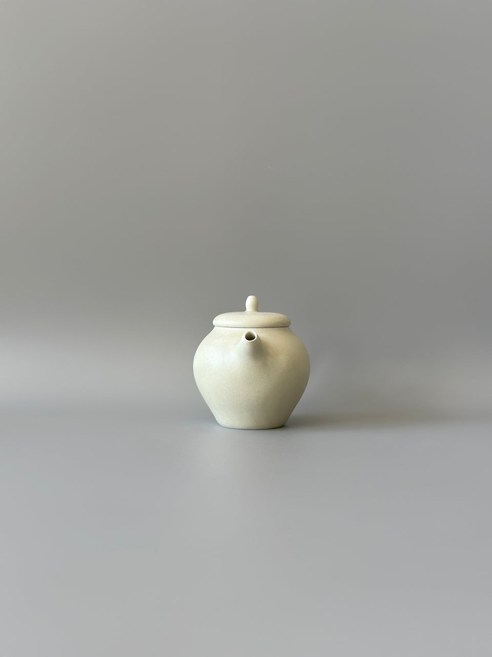 Warmy Beige Teapot A20