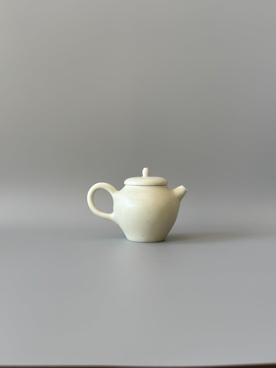 Warmy Beige Teapot A20