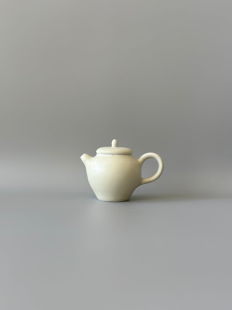 Warmy Beige Teapot A20