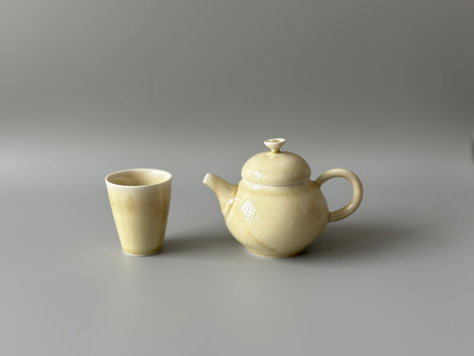 Earthy Yellow Teacup straight