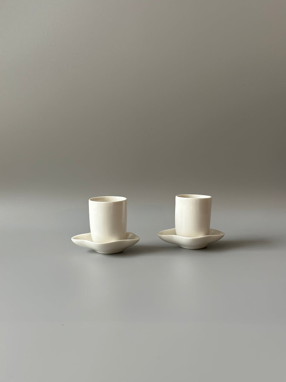 Pure white fragrance smelling tea cup and cloud saucer set