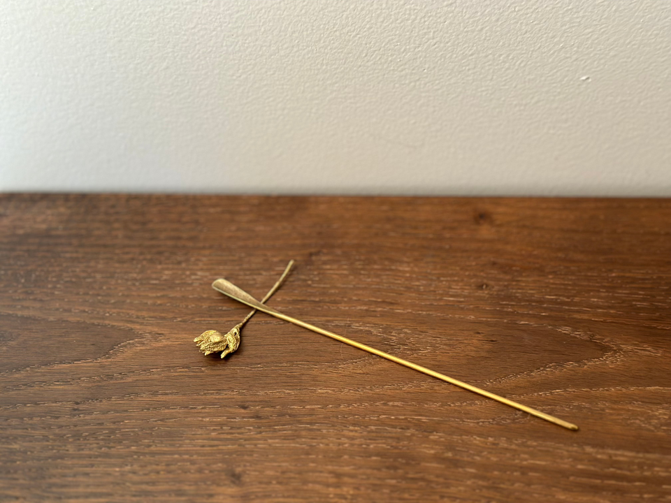 Artisan Brass Tea Needle- Petal